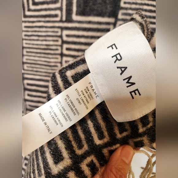 FRAME Brand Virgin Wool + Cashmere Blanket Throw Fringed Soft Designer Italy - Picture 6 of 12